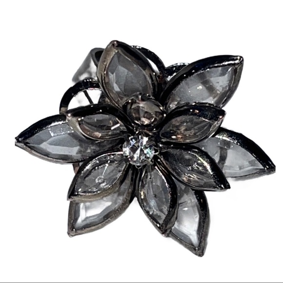 Funky Rare Gray & Black Open Flower Ring - Picture 7 of 7